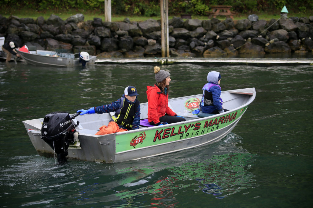 Oregon Coast Crabbing by Boat
